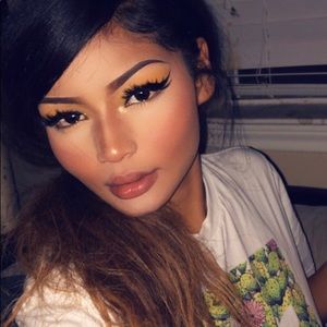 Meet your Posher, Akira